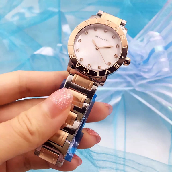 ブルガリ時計正面デザイン